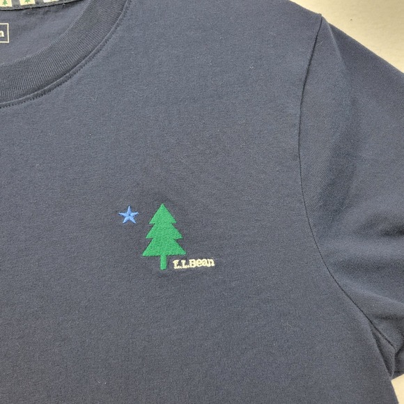 LL Bean Navy Blue Tree Star Embroidered T Shirt Mens Medium Vacationland - Picture 2 of 9